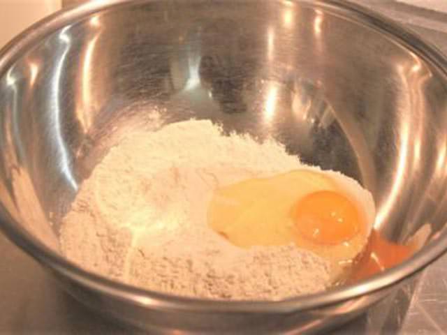 ガレットミックスと卵1個