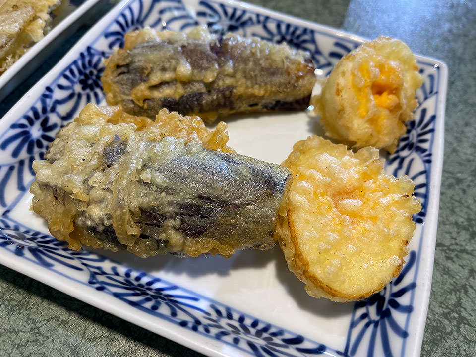 天ぷらナスとゆで卵