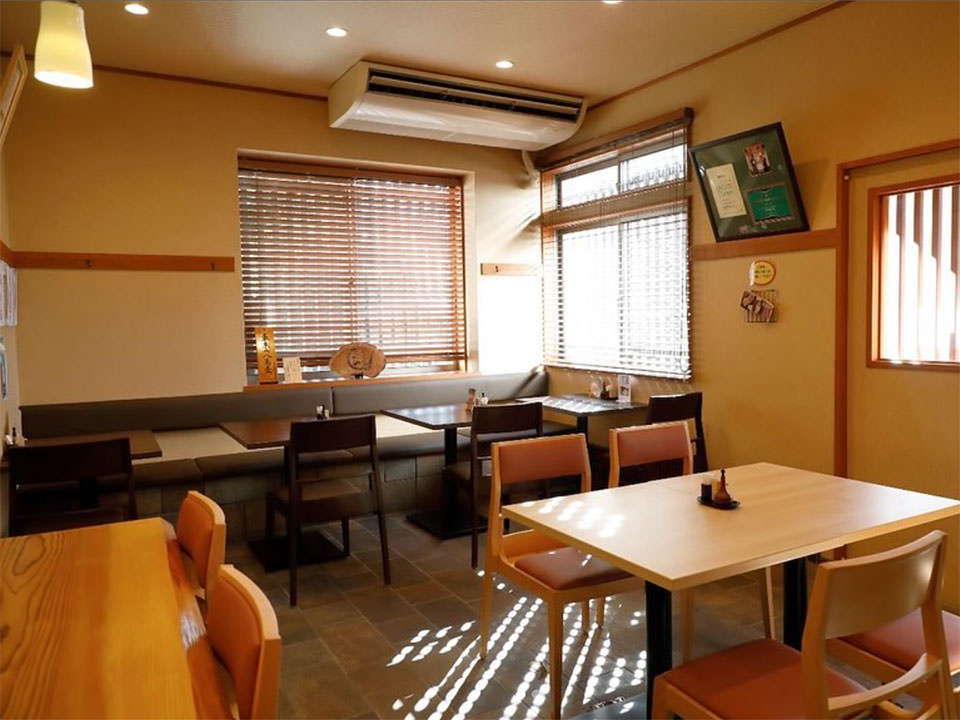 たかや店内